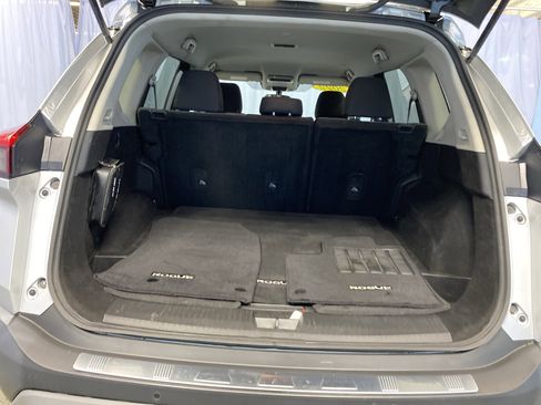 Used 2022 Nissan Rogue SV image 33