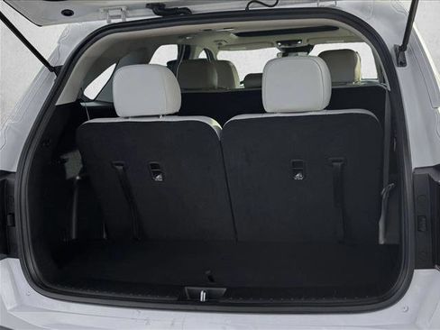 Used 2024 Kia Sorento S w/ Panoramic Sunroof Package image 8