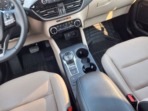 Used 2022 Ford Escape SEL AWD/4WD image 10