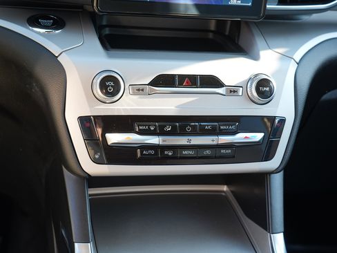 Used 2023 Ford Explorer XLT w/ Equipment Group 202A image 26