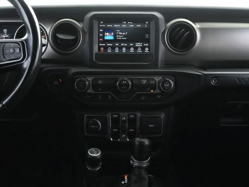 Used 2019 Jeep Wrangler Unlimited Sport S AWD/4WD image 13