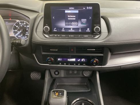 Used 2024 Nissan Rogue SV image 24