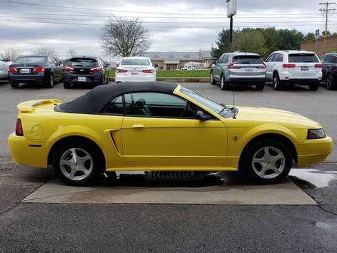 Used 2001 Ford Mustang Convertible image 7
