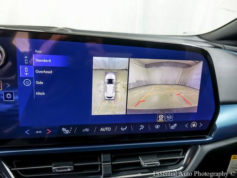 New 2026 Chevrolet Equinox EV LT image 17