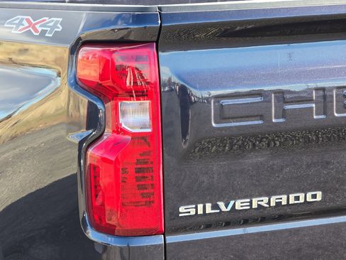 Used 2022 Chevrolet Silverado 1500 LT image 46