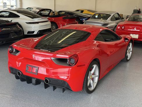 Used 2018 Ferrari 488 GTB RWD image 25