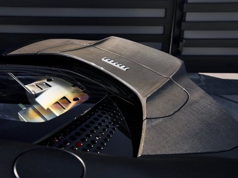 Used 2022 Ferrari SF90 Stradale image 13