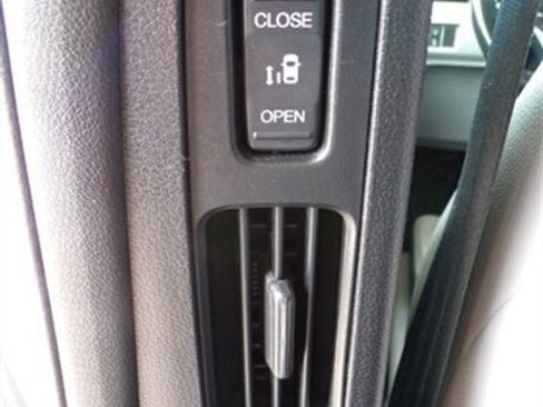 Used 2018 Honda Odyssey EX-L image 19