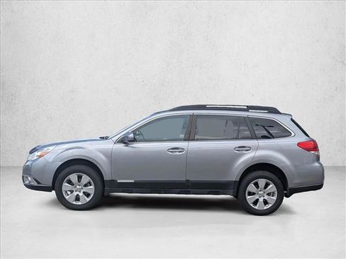 Used 2011 Subaru Outback 2.5i Premium AWD/4WD image 8