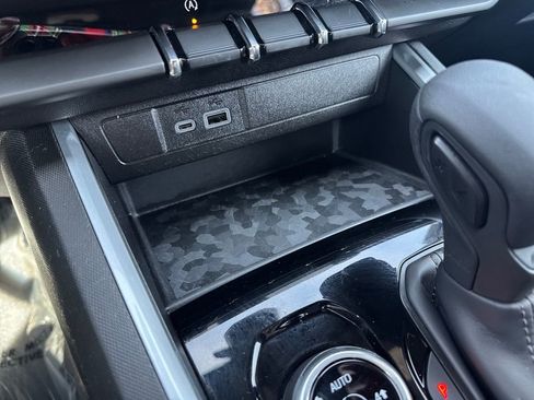 Used 2025 Chevrolet Colorado Trail Boss image 39