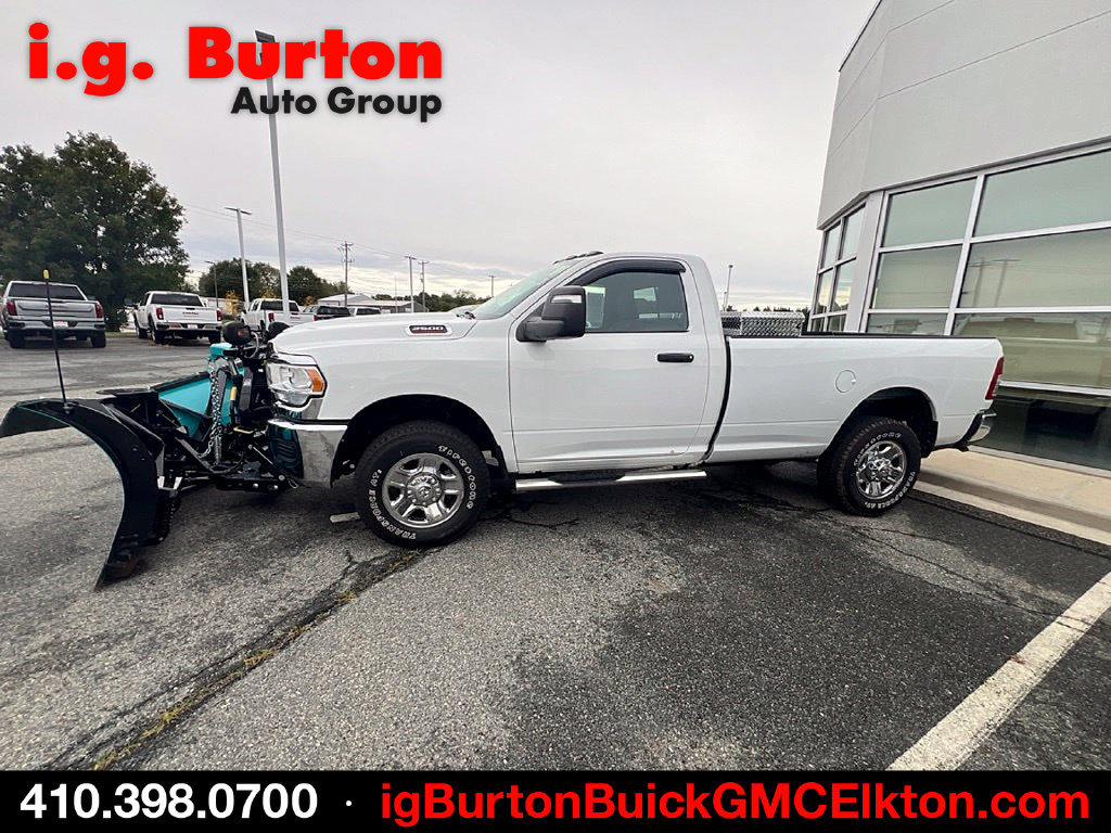 Used 2024 RAM 2500 Tradesman w/ Chrome Appearance Group AWD/4WD image 5
