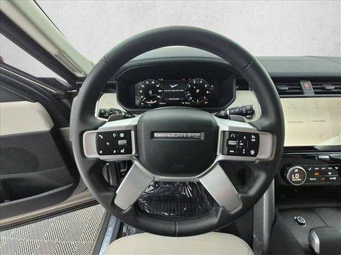 Certified 2025 Land Rover Discovery S AWD/4WD image 30