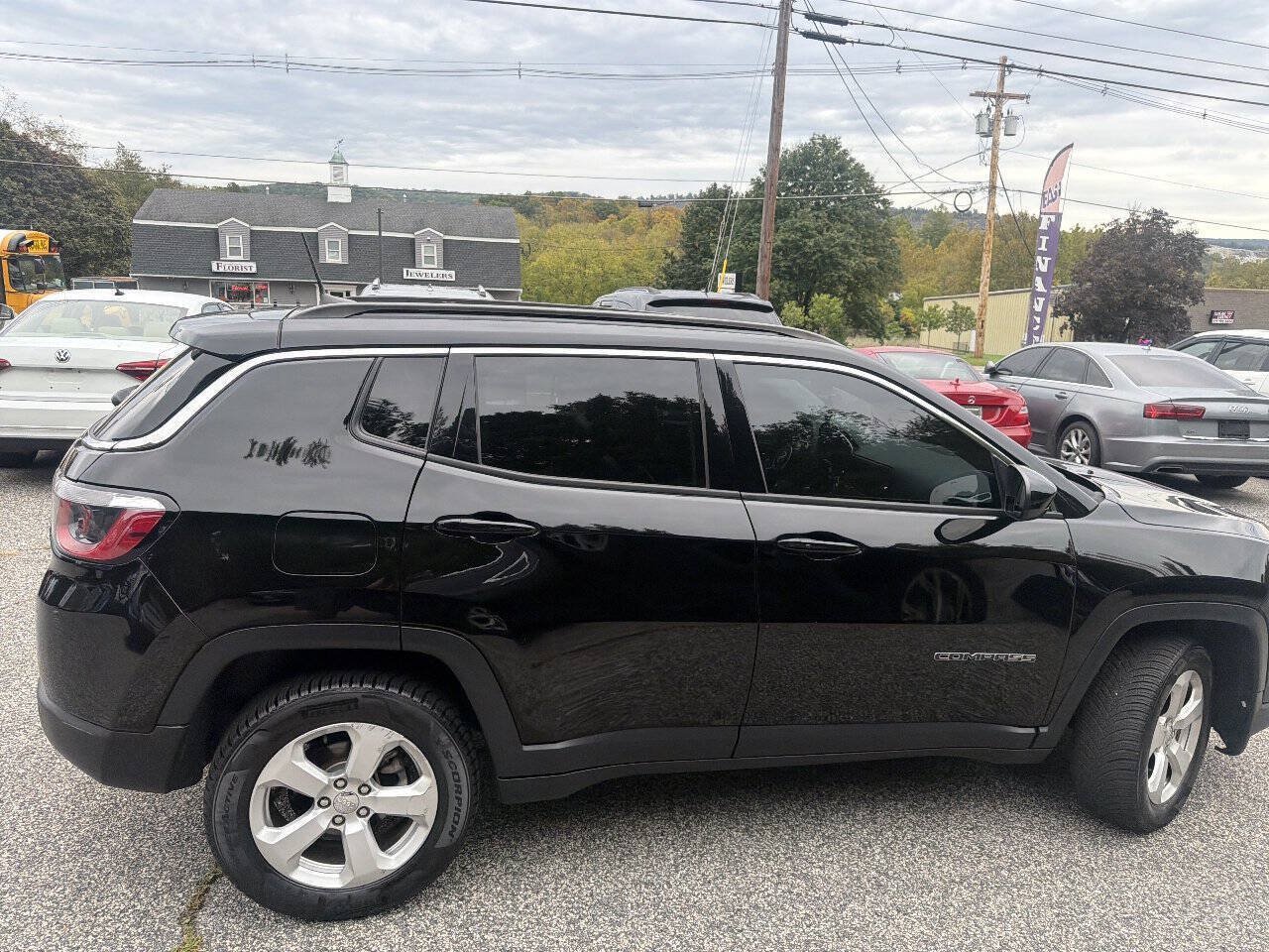 Used 2018 Jeep Compass Latitude w/ Popular Equipment Group AWD/4WD image 6