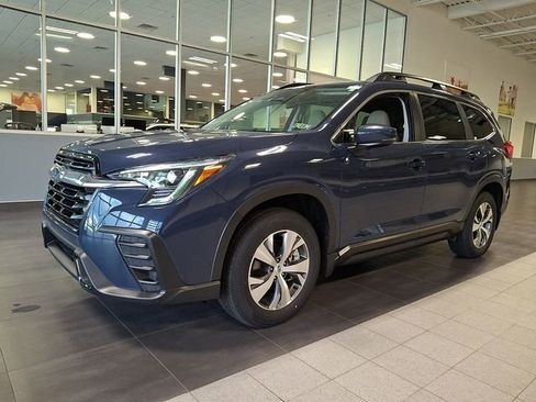 Used 2025 Subaru Ascent Premium image 3