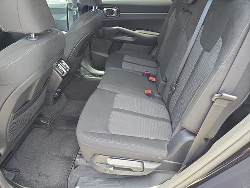 Certified 2023 Kia Sorento LX FWD image 16