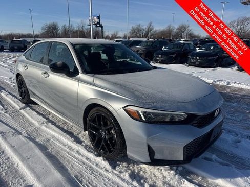 Used 2025 Honda Civic Sport image 6
