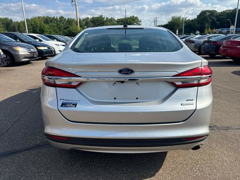 Used 2017 Ford Fusion SE FWD image 6