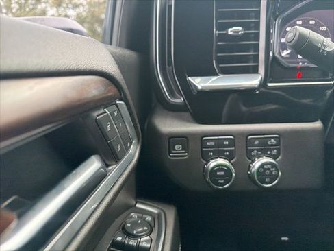 Used 2025 GMC Sierra 2500 SLT w/ SLT Premium Package image 12