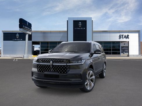 New 2026 Lincoln Navigator Black Label AWD/4WD image 2