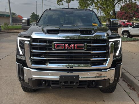 Used 2025 GMC Sierra 2500 SLT AWD/4WD image 3