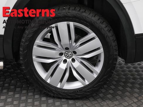 Used 2019 Volkswagen Atlas SE w/ Towing Package image 33