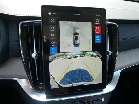 New 2026 Volvo XC90 B5 Plus image 10