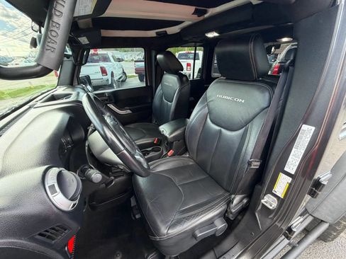 Used 2016 Jeep Wrangler Unlimited Rubicon image 16