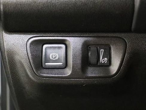 Used 2021 GMC Acadia SLE w/ Driver Convenience Package FWD image 18