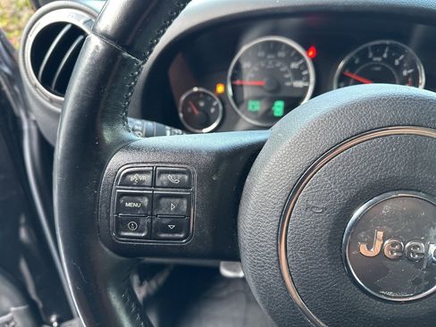 Used 2018 Jeep Wrangler Unlimited Sport S image 27