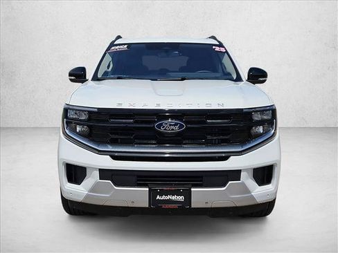 Used 2025 Ford Expedition Max Platinum w/ Driver's Package AWD/4WD image 8