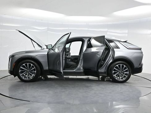 Used 2024 Cadillac Lyriq Sport RWD image 47