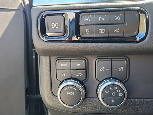 New 2026 GMC Yukon XL Denali w/ Sun & Power Step Package AWD/4WD image 30
