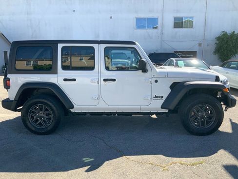 Used 2024 Jeep Wrangler Unlimited Sport AWD/4WD image 24