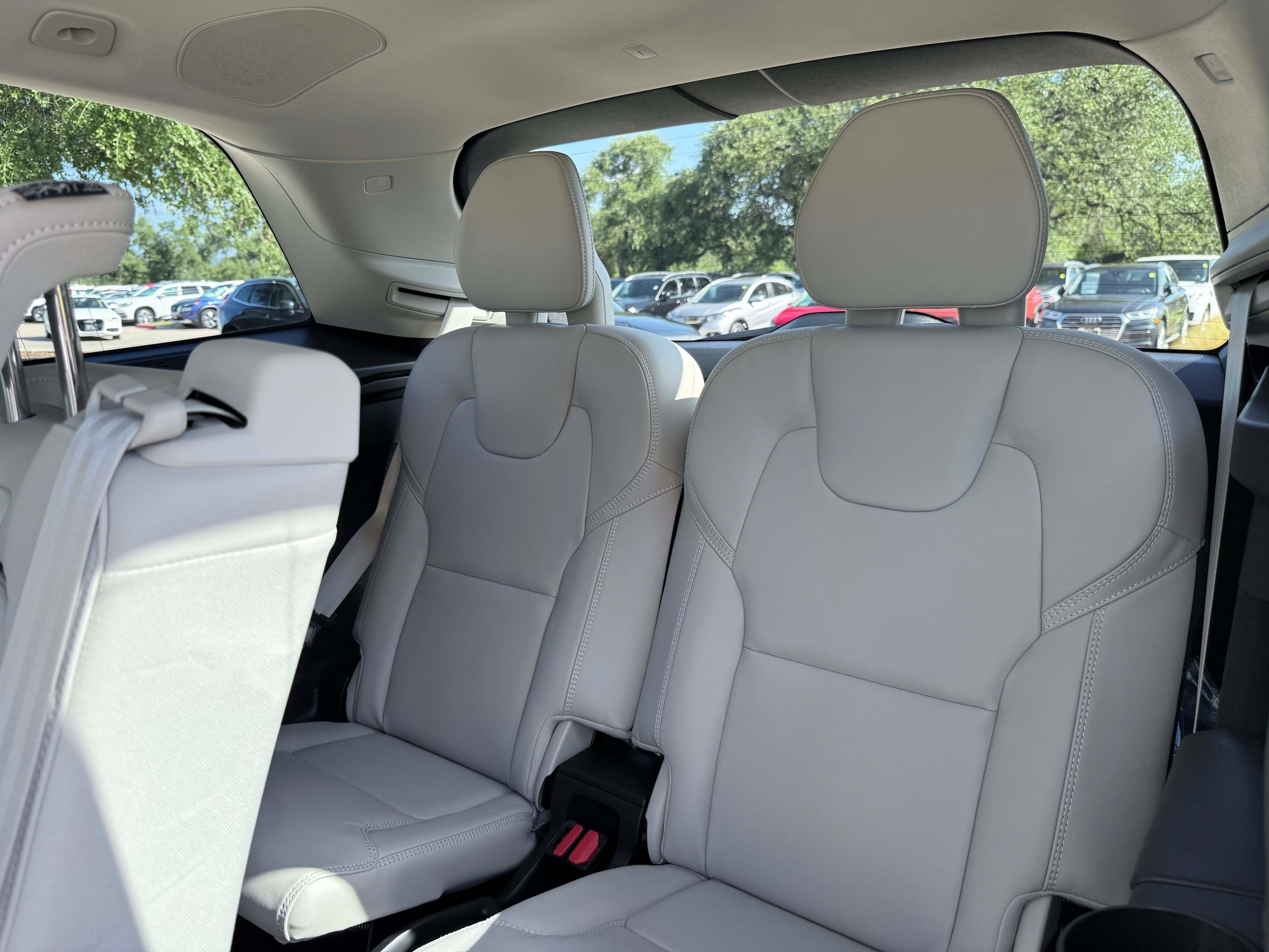 New 2026 Volvo XC90 B6 Ultra w/ Protection Package Premier AWD/4WD image 16