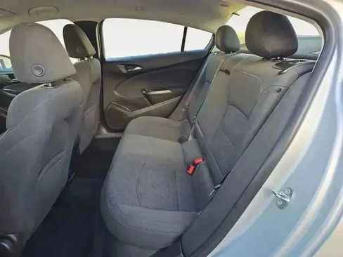 Used 2017 Chevrolet Cruze LT image 13