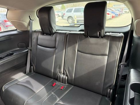 Used 2019 INFINITI QX60 Luxe w/ Essential Package image 17