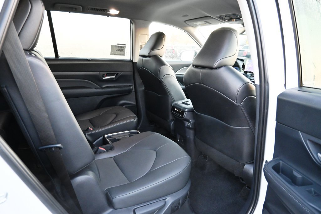 New 2026 Toyota Grand Highlander AWD Hybrid image 16