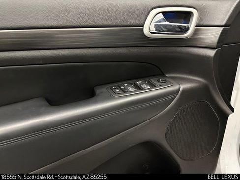 Used 2021 Jeep Grand Cherokee Laredo X AWD/4WD image 11