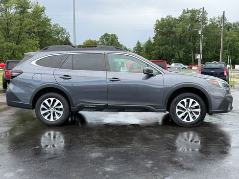Used 2022 Subaru Outback Premium AWD/4WD image 9
