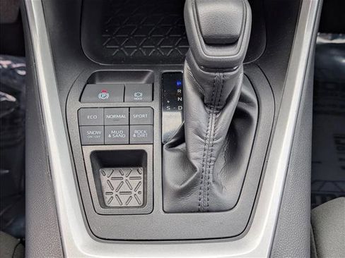 Used 2025 Toyota RAV4 XLE image 12