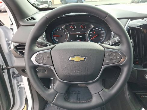 Used 2023 Chevrolet Traverse LT image 19