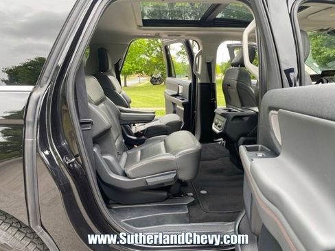 Used 2025 Ford Expedition Max Active AWD/4WD image 39
