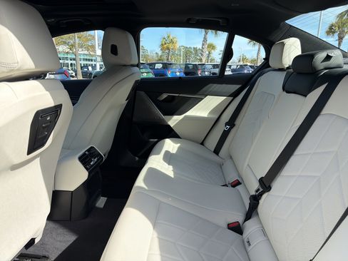 Certified 2025 BMW 540i xDrive image 31