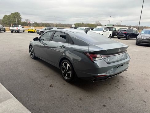 Used 2022 Hyundai Elantra Limited w/ Preferred Accessory Package image 3