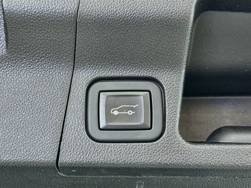 Used 2020 GMC Acadia SLT w/ LPO, Floor Liner Package FWD image 32