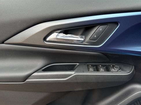 New 2026 Chevrolet Equinox EV LT image 11