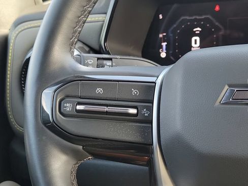 Used 2026 Chevrolet Colorado ZR2 w/ Technology Package AWD/4WD image 11