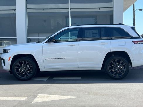 New 2026 Jeep Grand Cherokee Limited AWD/4WD image 7
