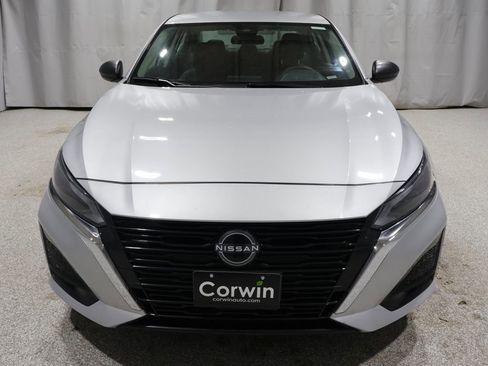 Used 2024 Nissan Altima 2.5 S image 7