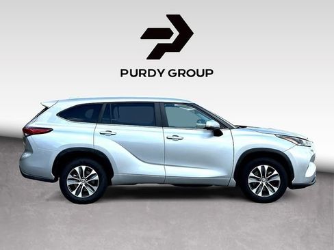 Used 2023 Toyota Highlander XLE image 9